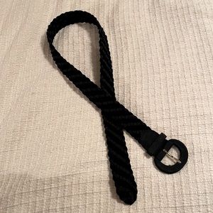 Black velvet and gross-grain weave pattern 1.5” wide belt, size M/L